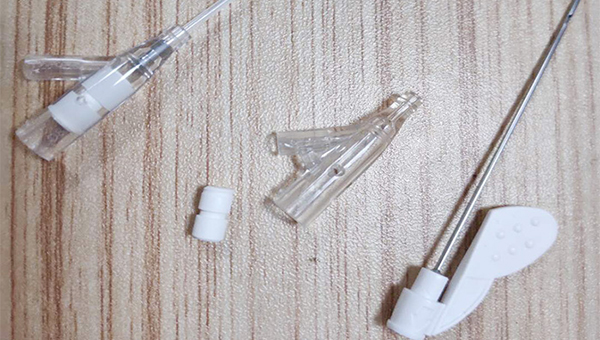 ddkebao水性胶水解决医疗静脉留置针粘接难题