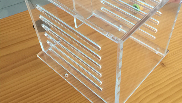 亚克力板固定用胶：高透明亚克力胶水应用解决方案