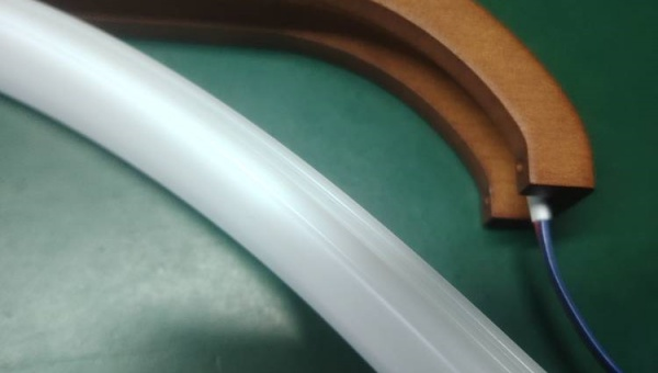 硅胶粘木头用什么胶粘剂牢固,HJL-626T完美解决胶粘难题