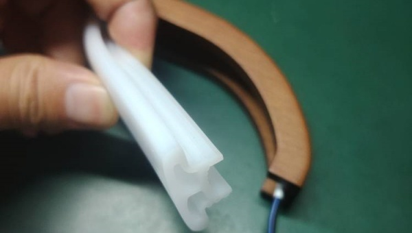 硅胶粘木材用什么胶韧性好？看看汇聚力解决方案