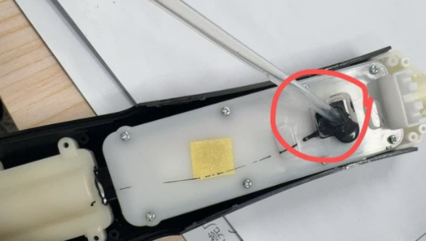 硅胶粘赛钢塑料用什么胶水气密性好？推荐使用HJL-626T有机硅密封胶