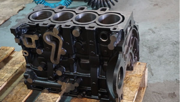 发动机缸体.jpg 发动机缸体.jpg