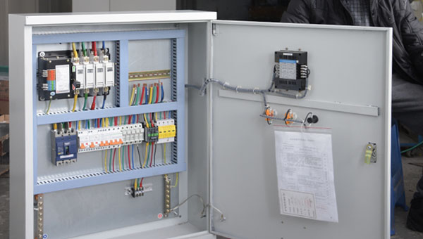 配电箱.jpg 配电箱.jpg