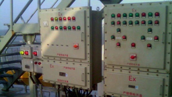 电箱.jpg 电箱.jpg