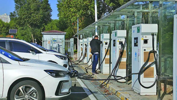 导热灌封胶帮助解决充电桩温度过高问题 导热灌封胶帮助解决充电桩温度过高问题