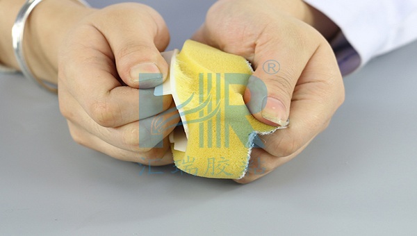 pp塑料粘海绵,pp胶水,pp塑料和海绵粘接用什么胶水? pp塑料粘海绵,pp胶水,pp塑料和海绵粘接用什么胶水?