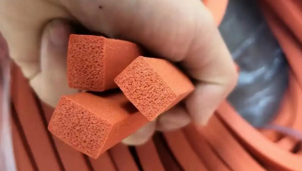 HJL-618胶粘剂,发泡硅胶密封条对粘用HJL-618胶粘剂柔软又结实 HJL-618胶粘剂,发泡硅胶密封条对粘用HJL-618胶粘剂柔软又结实